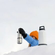 Termoska SIGG Flask Hot & Cold Brushed, s pohárikom – 0,75L