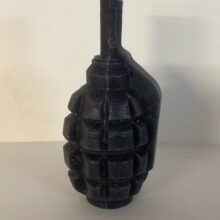 Sviečka v tvare granátu F1 – čierny