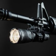 Montáž na hlaveň pre svietidlo ARMYTEK AWM-04 – čierna