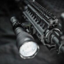 Montáž na hlaveň pre svietidlo ARMYTEK AWM-05 – čierna