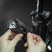 Montáž na hlaveň pre svietidlo ARMYTEK AWM-05 – čierna